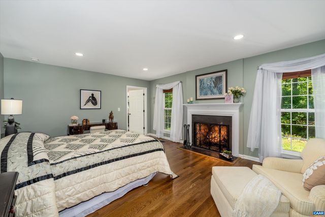 100 CAMPBELL RD, Keswick, VA 22947