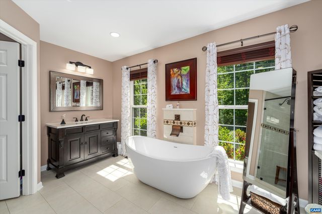 100 CAMPBELL RD, Keswick, VA 22947