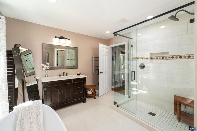 100 CAMPBELL RD, Keswick, VA 22947