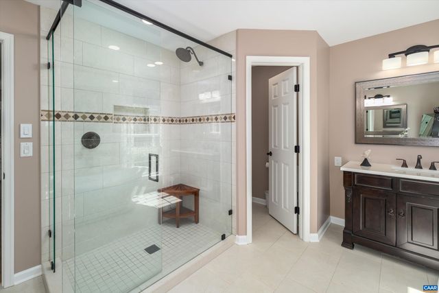100 CAMPBELL RD, Keswick, VA 22947