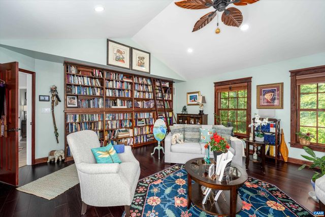 100 CAMPBELL RD, Keswick, VA 22947