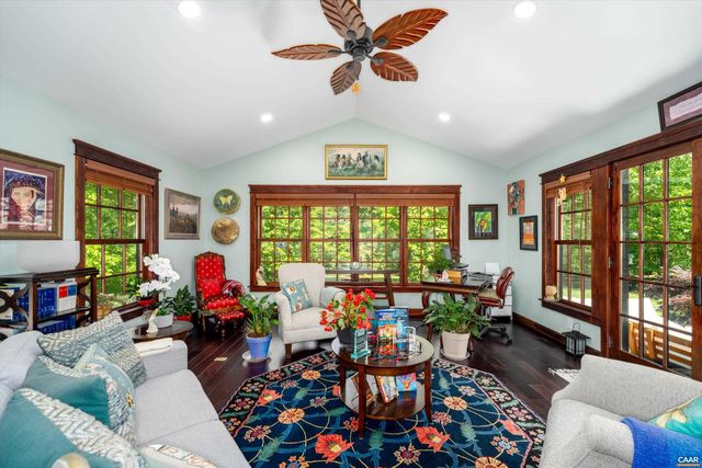100 CAMPBELL RD, Keswick, VA 22947