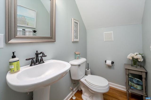 100 CAMPBELL RD, Keswick, VA 22947