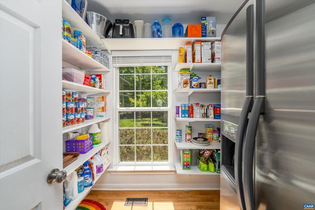 100 CAMPBELL RD, Keswick, VA 22947