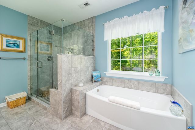 100 CAMPBELL RD, Keswick, VA 22947