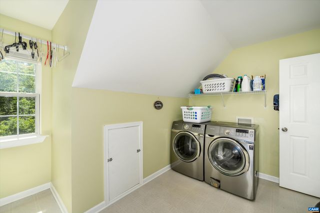 100 CAMPBELL RD, Keswick, VA 22947
