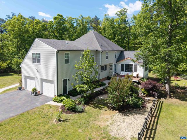 100 CAMPBELL RD, Keswick, VA 22947