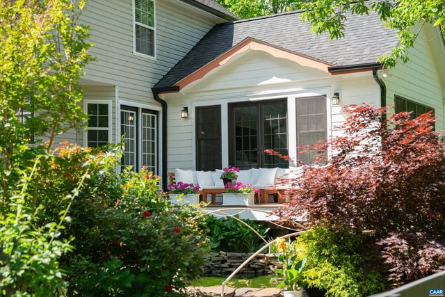 100 CAMPBELL RD, Keswick, VA 22947