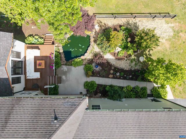 100 CAMPBELL RD, Keswick, VA 22947