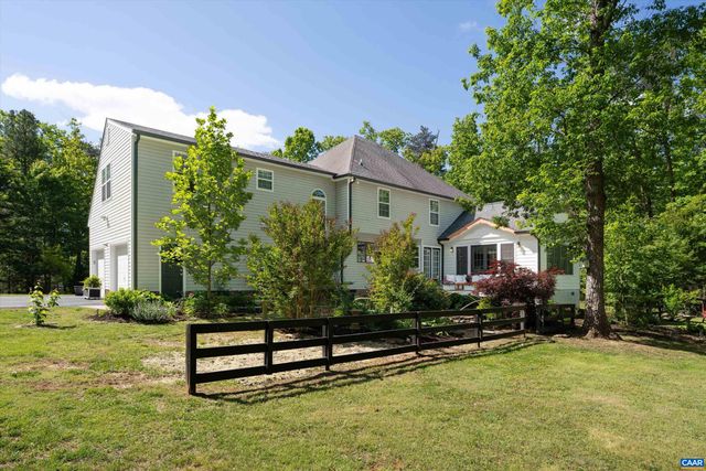 100 CAMPBELL RD, Keswick, VA 22947