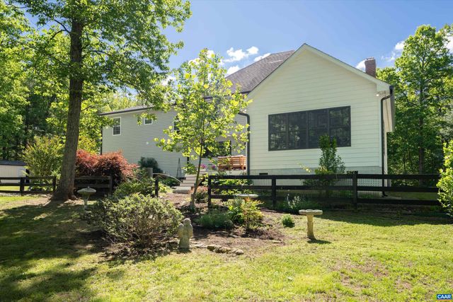 100 CAMPBELL RD, Keswick, VA 22947