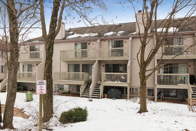 1506 N Saint Marks Place, Palatine, IL 60067