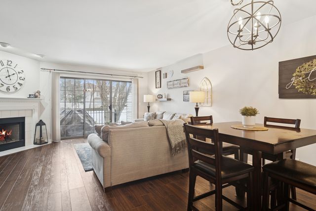 1506 N Saint Marks Place, Palatine, IL 60067