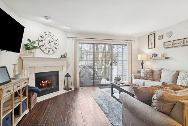 1506 N Saint Marks Place, Palatine, IL 60067