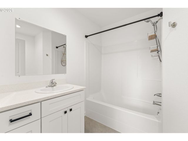3001 ORANGE Ct, Winlock, WA 98596