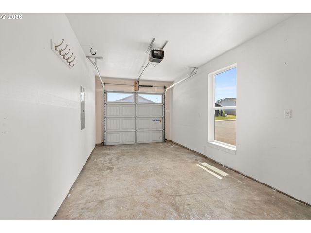 3001 ORANGE Ct, Winlock, WA 98596