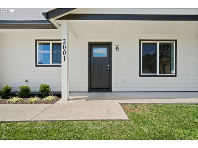 3001 ORANGE Ct, Winlock, WA 98596
