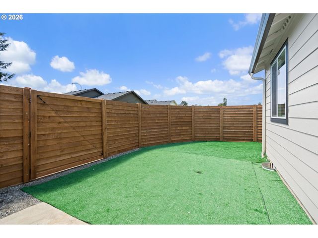 3001 ORANGE Ct, Winlock, WA 98596