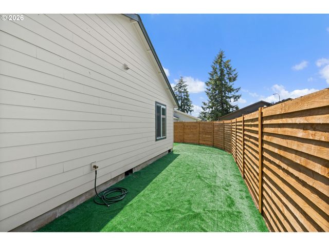 3001 ORANGE Ct, Winlock, WA 98596