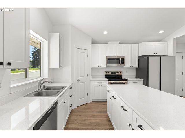 3001 ORANGE Ct, Winlock, WA 98596