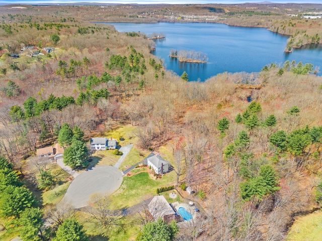 5 Quail Hollow, Westborough, MA 01581