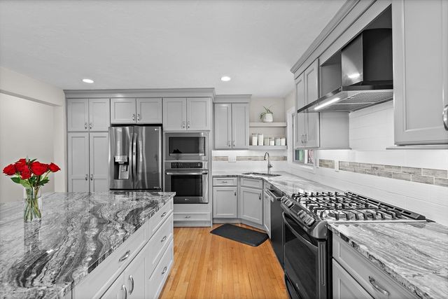 5 Quail Hollow, Westborough, MA 01581