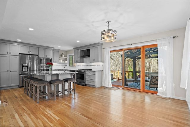 5 Quail Hollow, Westborough, MA 01581
