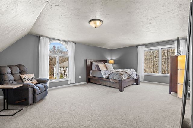 5 Quail Hollow, Westborough, MA 01581