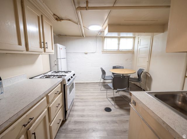 12 E 900 N, Provo, UT 84604