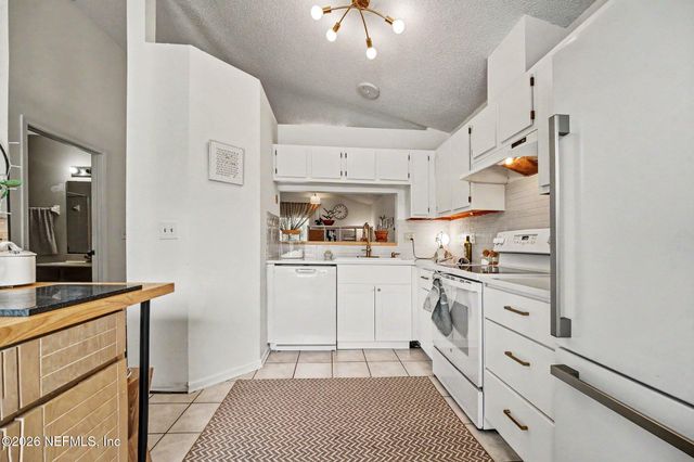 1324 INDEPENDENCE Drive B, Orange Park, FL 32065