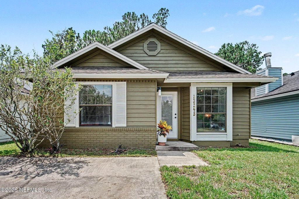 1324 INDEPENDENCE Drive B, Orange Park, FL 32065