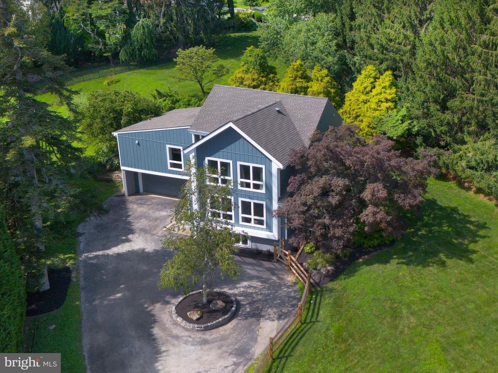 526 N SPRING MILL RD, Villanova, PA 19085