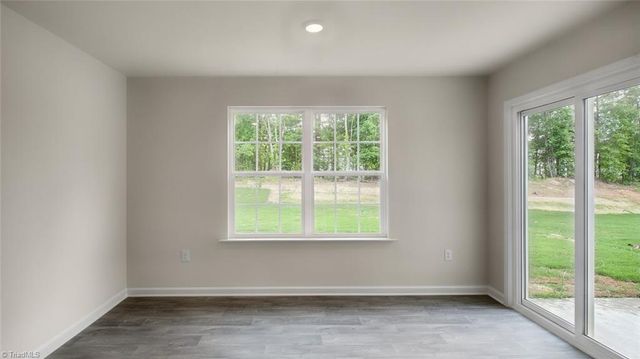 122 Beechwood Circle, Thomasville, NC 27360
