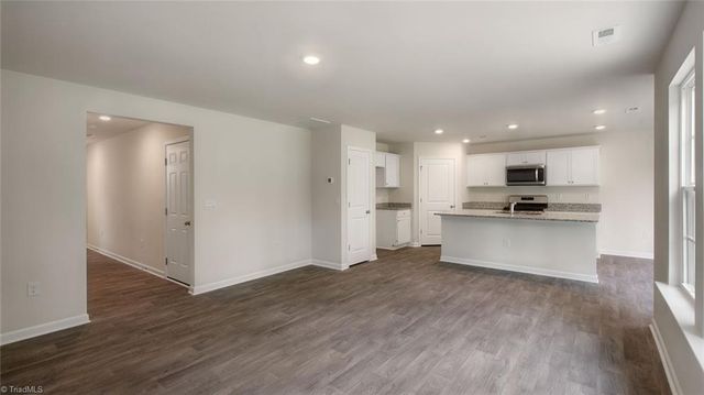 122 Beechwood Circle, Thomasville, NC 27360