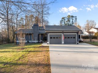 17 Berry Lane, Fletcher, NC 28732