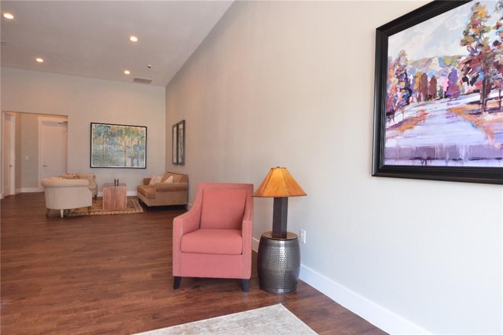 2440 E Hwy 290 Highway E-2, Dripping Springs, TX 78620