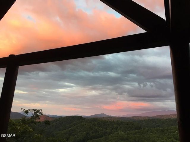 4610 High Vista Way, Pigeon Forge, TN 37863