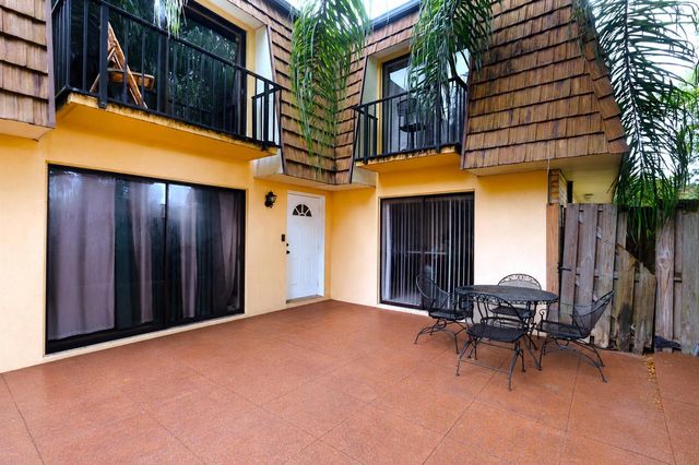 517 5th Lane, Greenacres, FL 33463