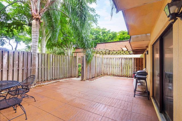 517 5th Lane, Greenacres, FL 33463