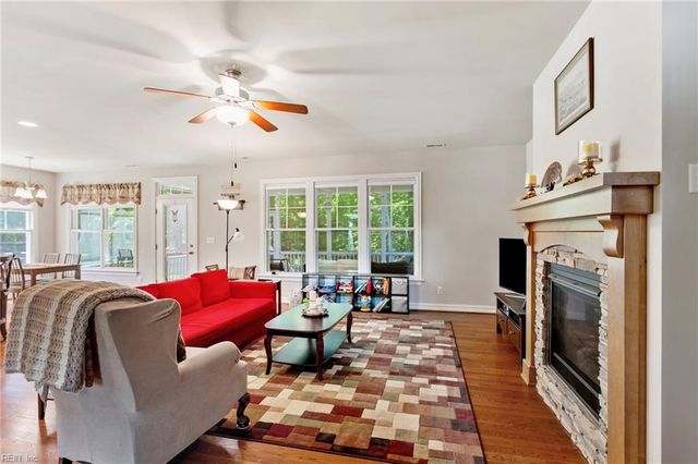 3726 Willow Glenn CIR, Suffolk, VA 23435