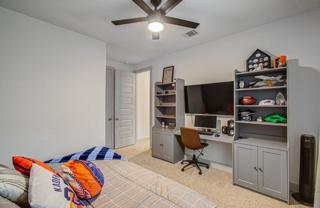 125 Dorado Drive, Friendswood, TX 77546