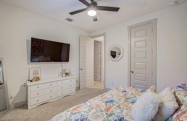 125 Dorado Drive, Friendswood, TX 77546