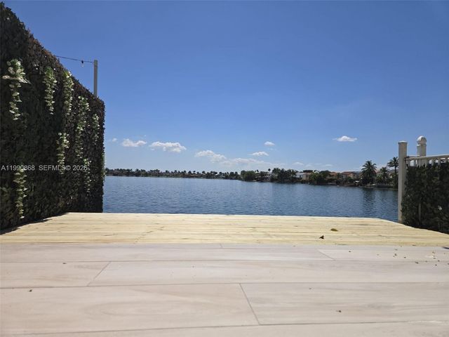 12610 NW 11th Ter, Miami, FL 33182