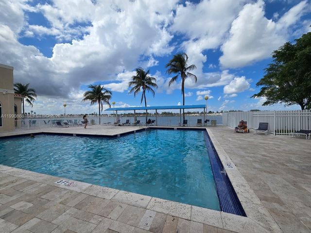 12610 NW 11th Ter, Miami, FL 33182