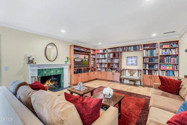 1557 Prima Court, Camarillo, CA 93010