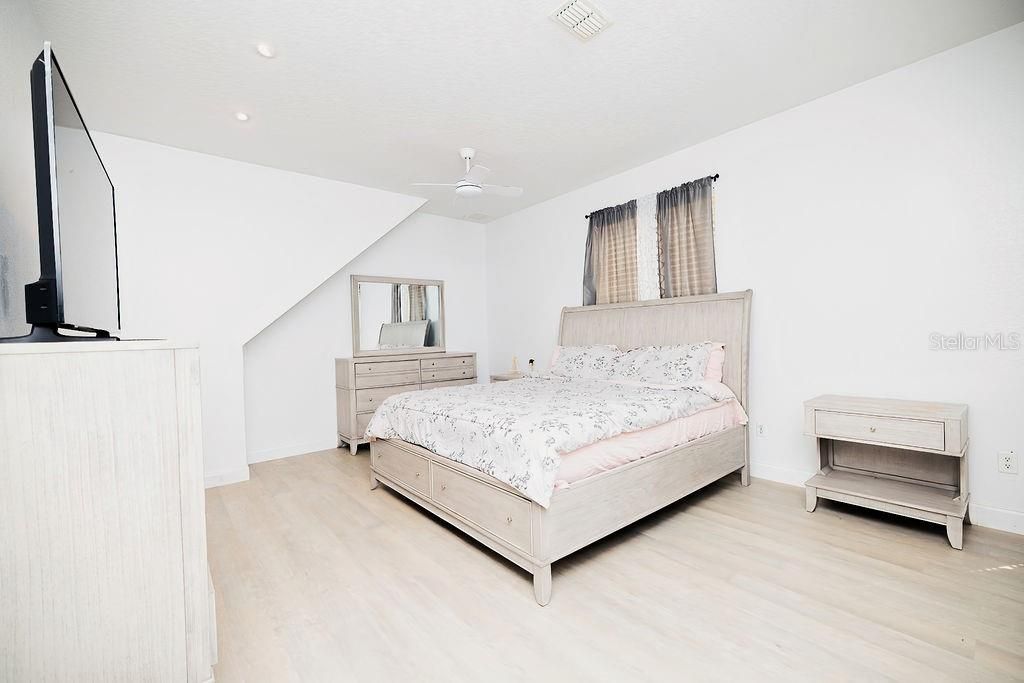 Image 22 of property listing at 626 DUFF DRIVE, Winter Garden, FL 34787