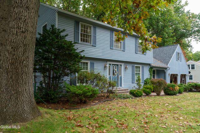 28 Wedgewood Drive, Saratoga Springs, NY 12866