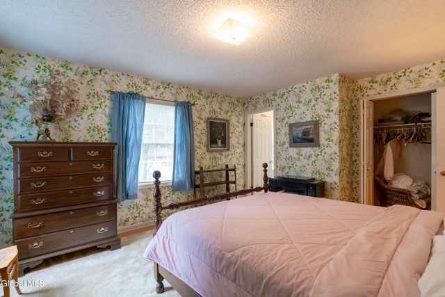 28 Wedgewood Drive, Saratoga Springs, NY 12866