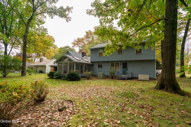 28 Wedgewood Drive, Saratoga Springs, NY 12866