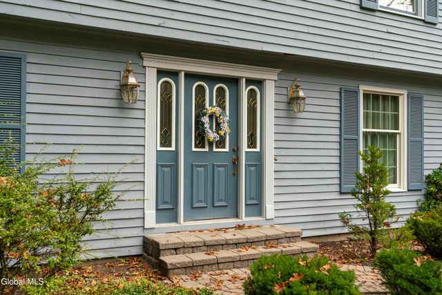 28 Wedgewood Drive, Saratoga Springs, NY 12866